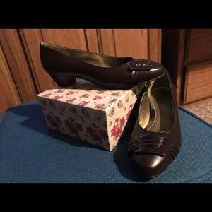 Soft Style Hush Puppies Brown Pumps Shoe 7 M